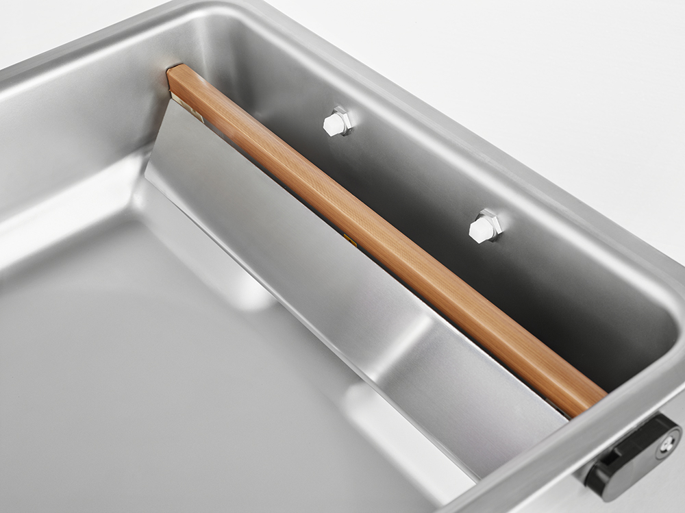 Inclined Surface for CYCLONE 201D / 203D Vacuum Packaging Machines (19.125 in)